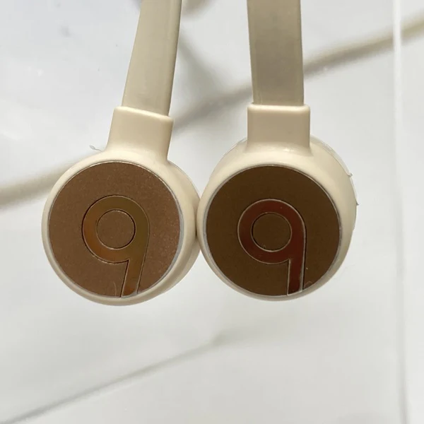 【中古】urBeats3 Lightning サテンゴールド 【BT URBEATS LTG S-GLD（MUHW2PA/A）】【日本橋】 - Image 3