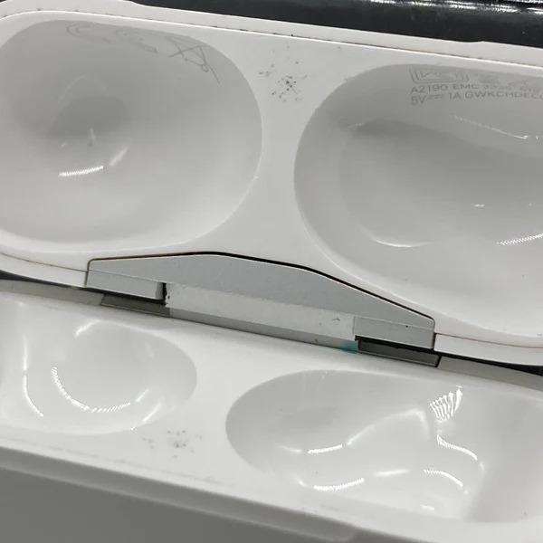 【中古】AirPods Pro 充電ケース【秋葉原】 - Image 3
