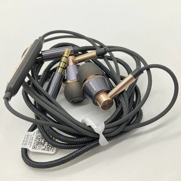 【中古】E1001 Triple-Driver In-Ear Headphones ゴールド【秋葉原】 - Image 4