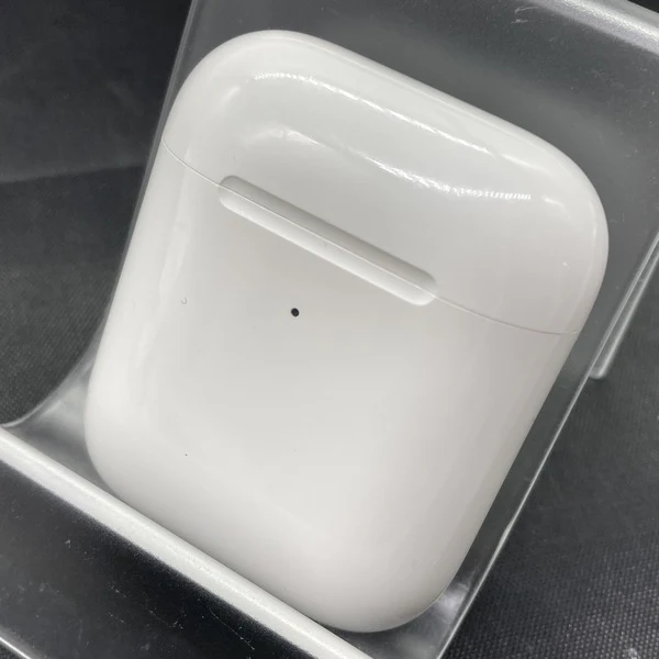 【中古】Wireless Charging Case for AirPods MR8U2J/A【秋葉原】 - Image 2