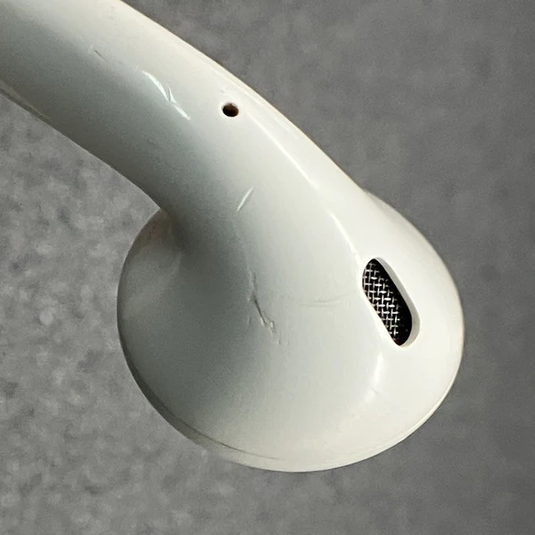 【中古】AirPods with Charging Case MV7N2J/A 海外モデル【日本橋】 - Image 7