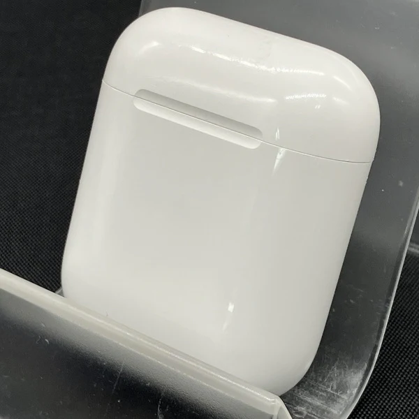 【中古】AirPods with Charging Case MV7N2J/A【日本橋】 - Image 2