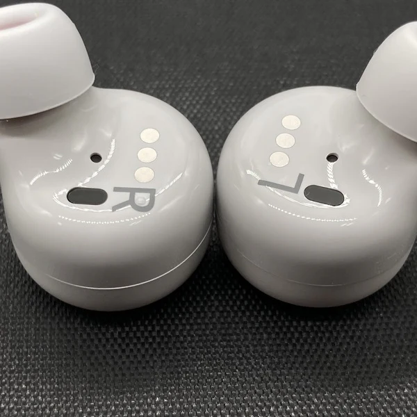 【中古】EchoBuds 第2世代（ワイヤレス非対応充電ケース）【秋葉原】 - Image 2