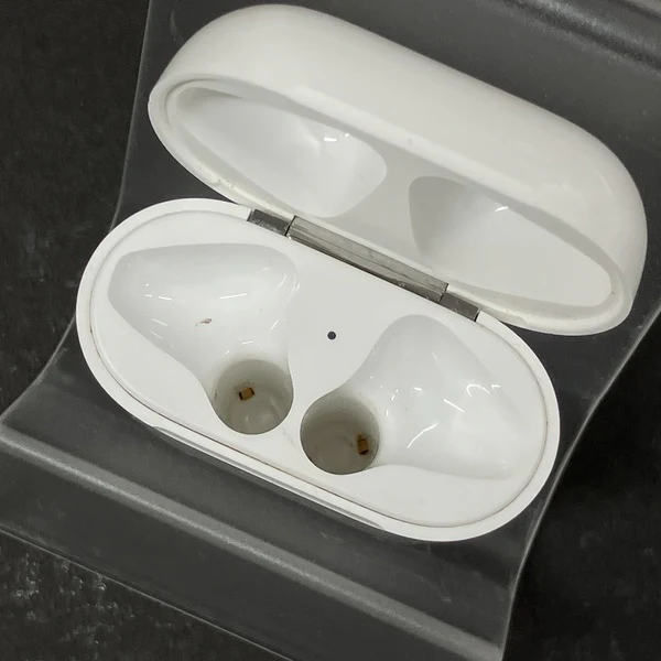【中古】airpods充電ケース【秋葉原】 - Image 4