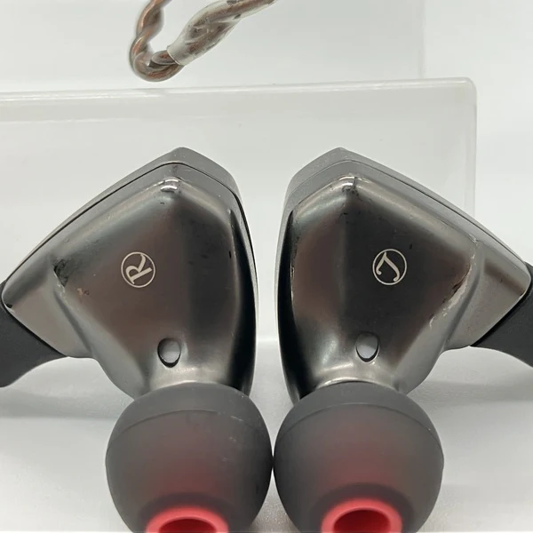 【中古】TITAN S グレー【秋葉原】 - Image 2