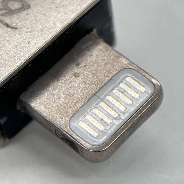 【中古】Prima Donna 8 Wired Lightning to 3.5mm Adapter Cable 【BEA-6141】【日本橋】 - Image 2
