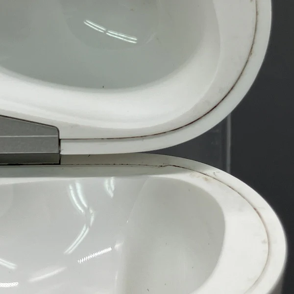 【中古】AirPods Pro 充電ケース【秋葉原】 - Image 3