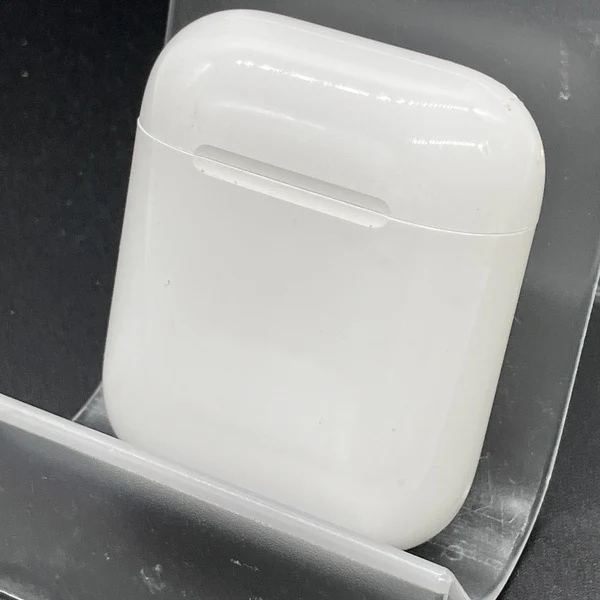 【中古】AirPods with Charging Case MV7N2J/A【日本橋】 - Image 2
