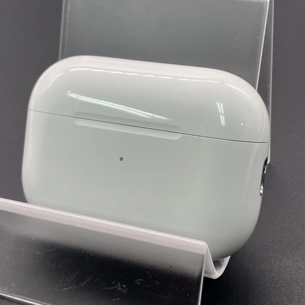 【中古】AirPods Pro (第2世代) 充電ケース (Lightning)【日本橋】 - Image 2
