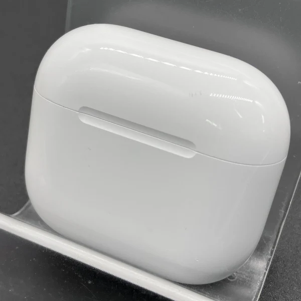 【中古】AirPods 4 MXP93J/A（アクティブノイズキャンセリング搭載）【秋葉原】 - Image 2