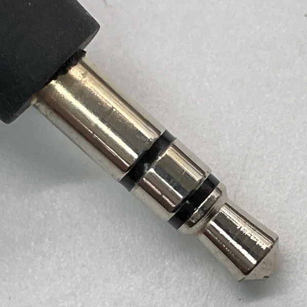 【中古】UM Pro50【日本橋】 - Image 3
