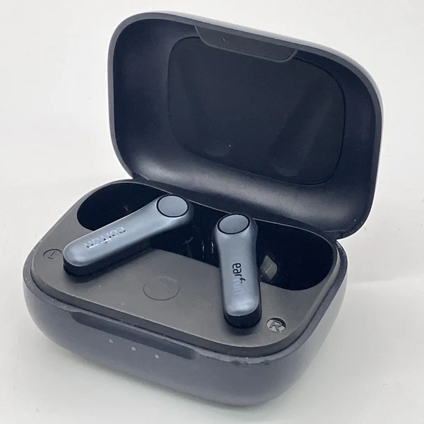 【中古】Air Pro 4 - Black【秋葉原】