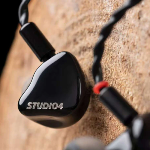 STUDIO 4 - Image 4