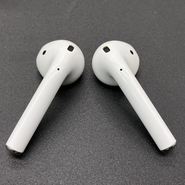 【中古】AirPods with Charging Case MV7N2J/A【秋葉原】 - Image 3