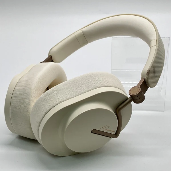 【中古】EDGE ホワイト【秋葉原】