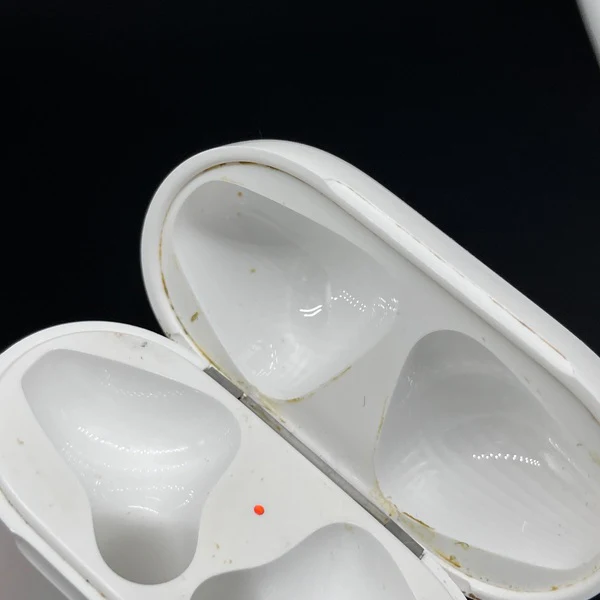 【中古】AirPods with Charging Case MV7N2J/A【秋葉原】 - Image 8