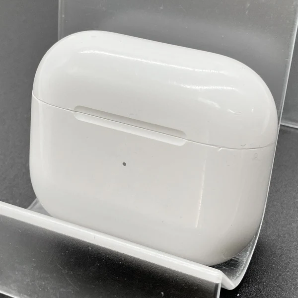 【中古】AirPods Lightning 充電ケース (第3世代)【秋葉原】 - Image 2