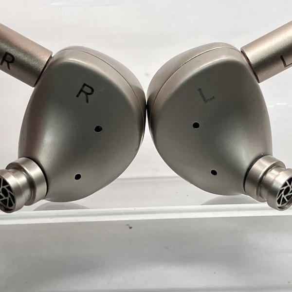 【中古】Que【秋葉原】 - Image 2