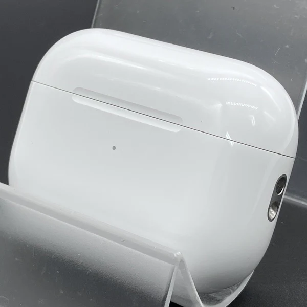 【中古】AirPods Pro (第2世代) 充電ケース (Lightning)【日本橋】 - Image 2