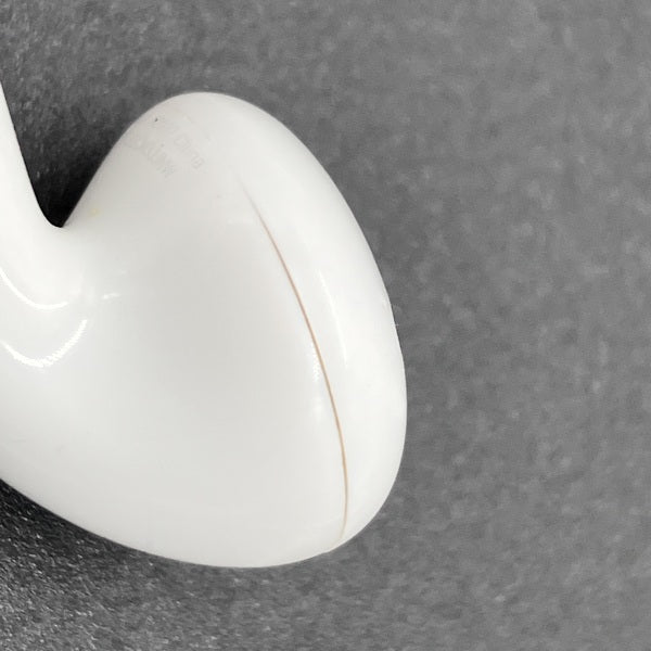 【中古】AirPods with Charging Case MV7N2J/A【秋葉原】 - Image 8