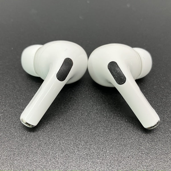 【中古】MagSafe充電ケース(USB-C)付きAirPods Pro(第2世代) MTJV3JA【秋葉原】 - Image 3