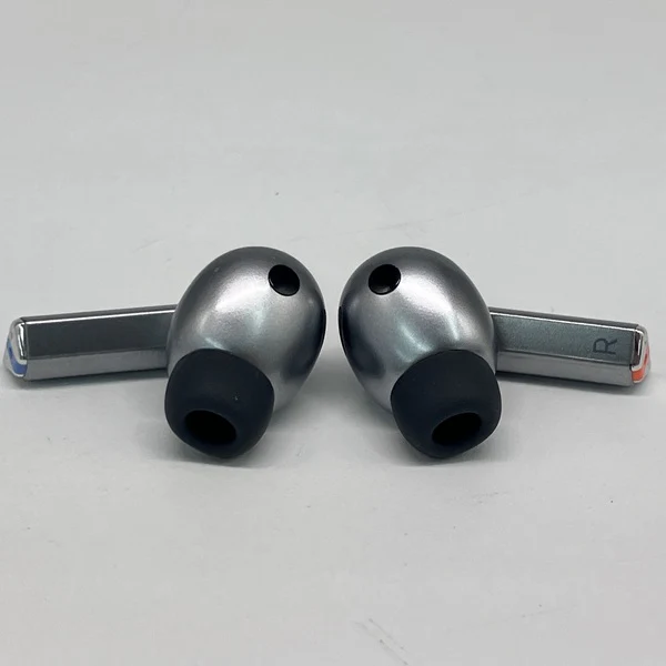【中古】Galaxy Buds3 Pro シルバー 【SM-R630NZAAXJP】【日本橋】 - Image 4