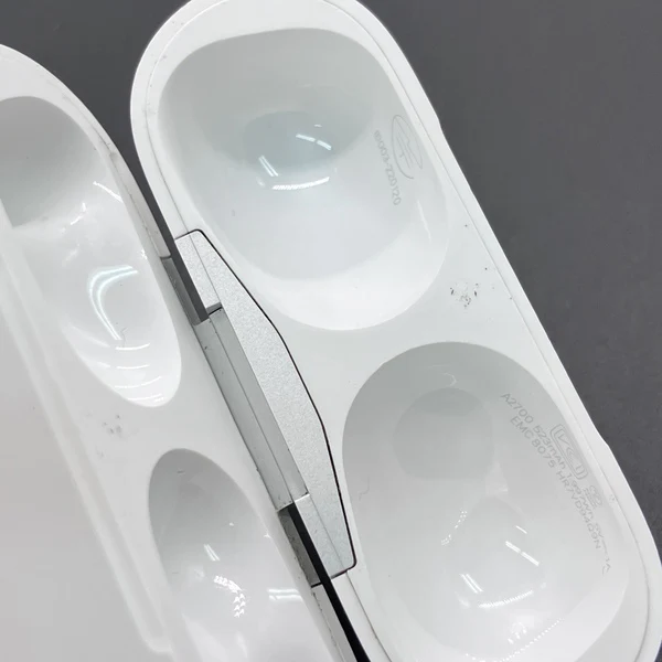 【中古】AirPods Pro (第2世代) 充電ケース (Lightning)【日本橋】 - Image 4