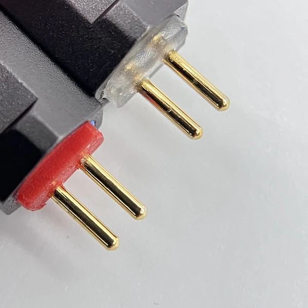 【中古】Oct8via　2Pin - 4.4mm【名古屋】 - Image 2