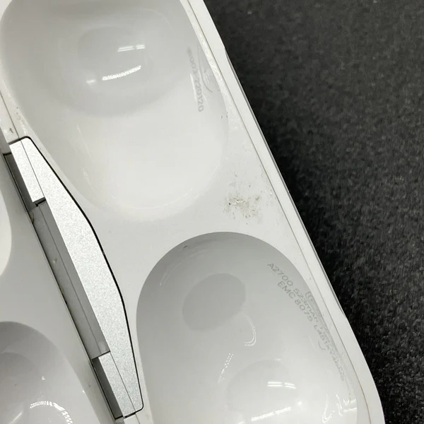 【中古】AirPods Pro (第2世代) 充電ケース (Lightning)【名古屋】 - Image 4