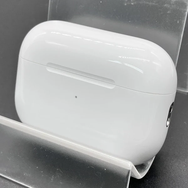 【中古】AirPods Pro (第2世代) 充電ケース (Lightning)【日本橋】 - Image 2