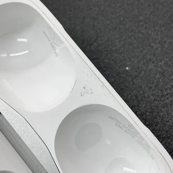 【中古】AirPods Pro (第2世代) 充電ケース (Lightning)【秋葉原】 - Image 3