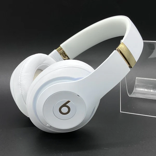 【中古】Beats Studio3 Wireless ホワイト 【BT STUDIO3 WL WHT】（MQ572PA/A）【秋葉原】 - Image 2