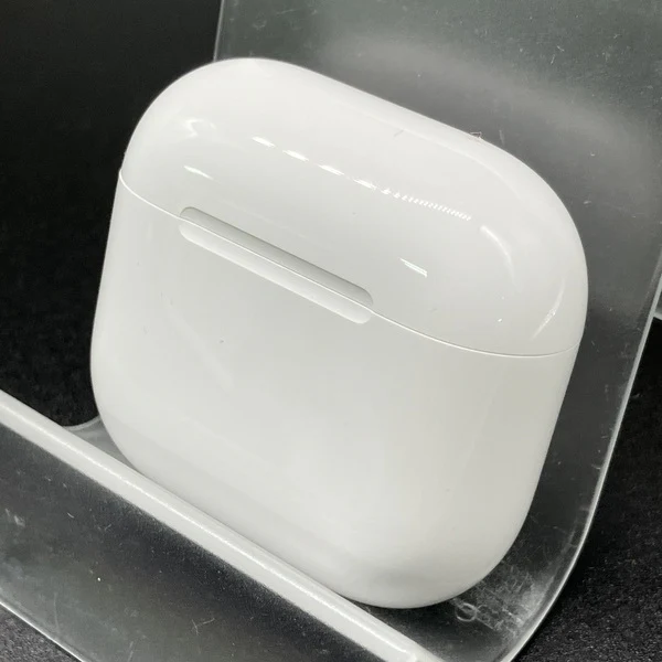 【中古】AirPods 4 MXP63J/A【秋葉原】 - Image 2
