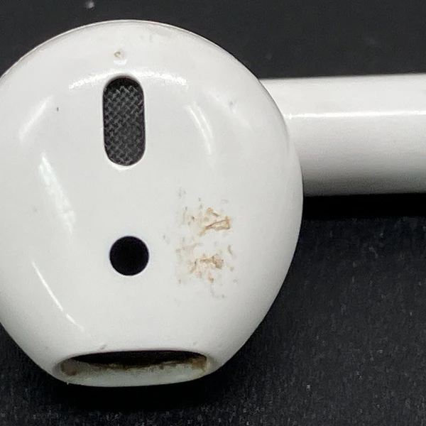 【中古】AirPods with Charging Case MV7N2J/A【秋葉原】 - Image 3
