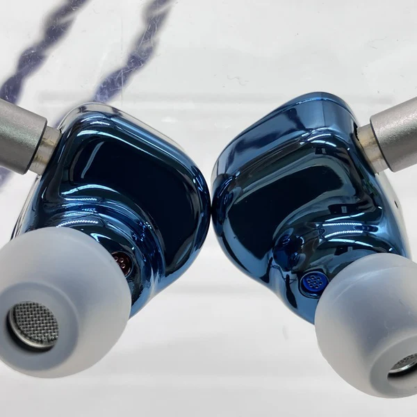 【中古】iBasso Jr. KLEE Blue【秋葉原】 - Image 2