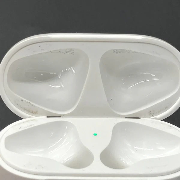 【中古】AirPods with Charging Case MV7N2J/A【名古屋】 - Image 8