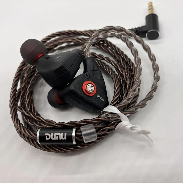 【中古】TITAN S ブラック【秋葉原】 - Image 4