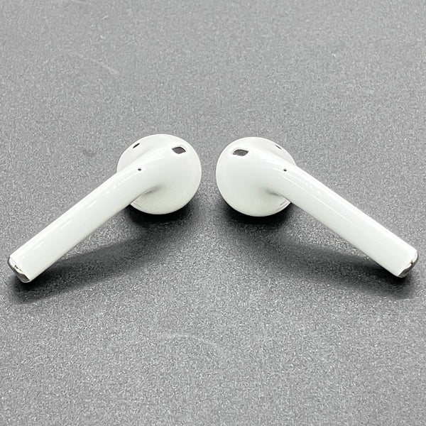 【中古】AirPods with Charging Case MV7N2J/A【秋葉原】 - Image 3