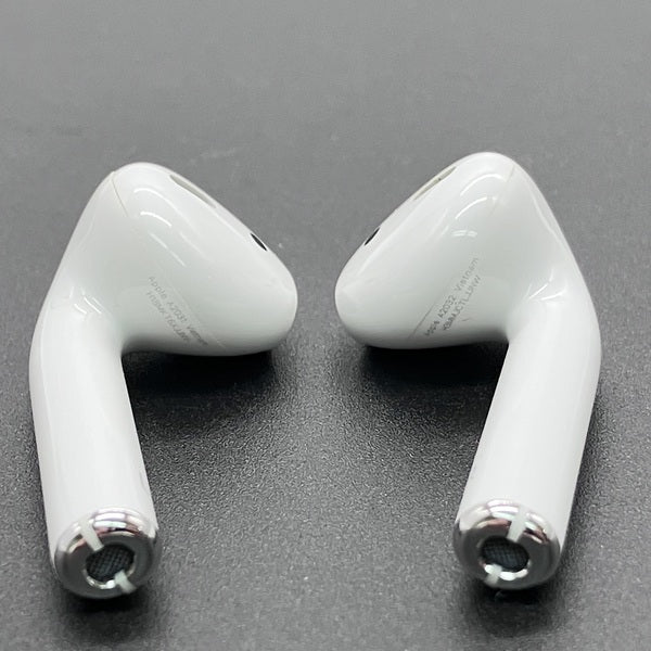 【中古】AirPods with Charging Case MV7N2J/A【秋葉原】 - Image 4